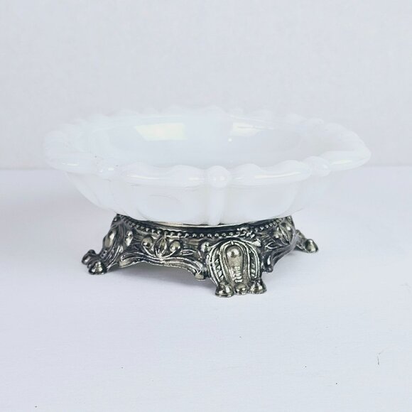 Vintage Thumbprint Milk Glass Pedestal Soap Dish, Ashtray, Nut Dish - Picture 6 of 7